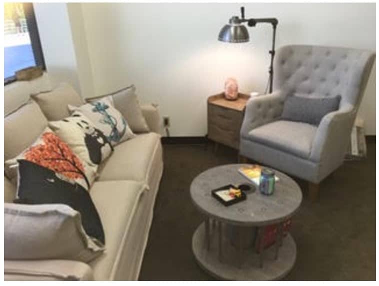 BEAUTIFUL STUDIO CITY, CA. OFFICE TO RENT! PERFECT FOR WRITERS, CREATIVES & THERAPISTS. EMAIL ME