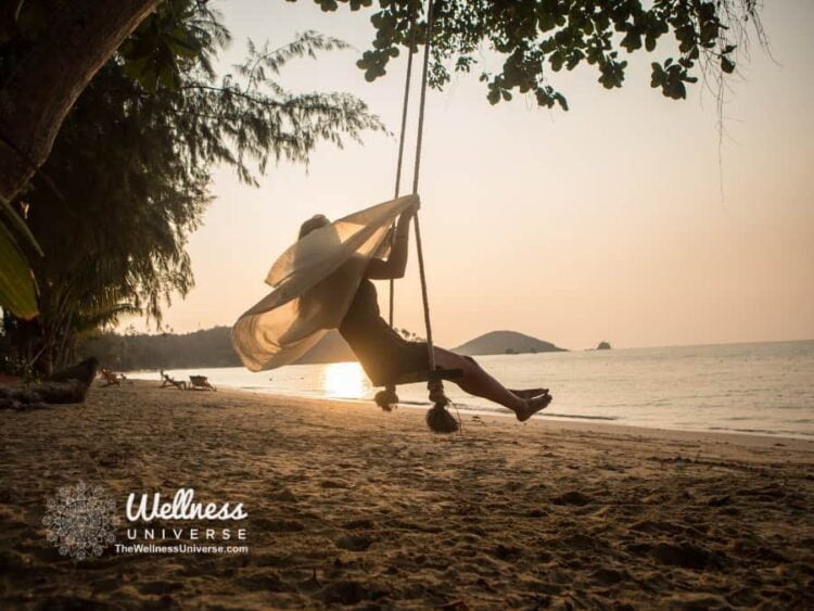 The Importance of Being Present By @thewellnessuniverse In a fast-paced world where everything is tr