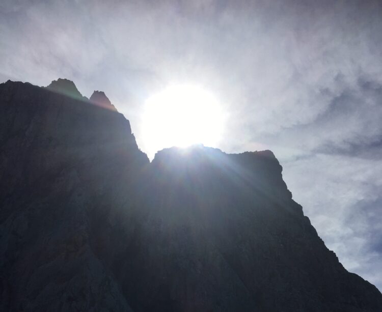 Uplift energise, transform with Sun Power Golden Sun Chi Kung. https://wellnessuniverse.learnitlive.