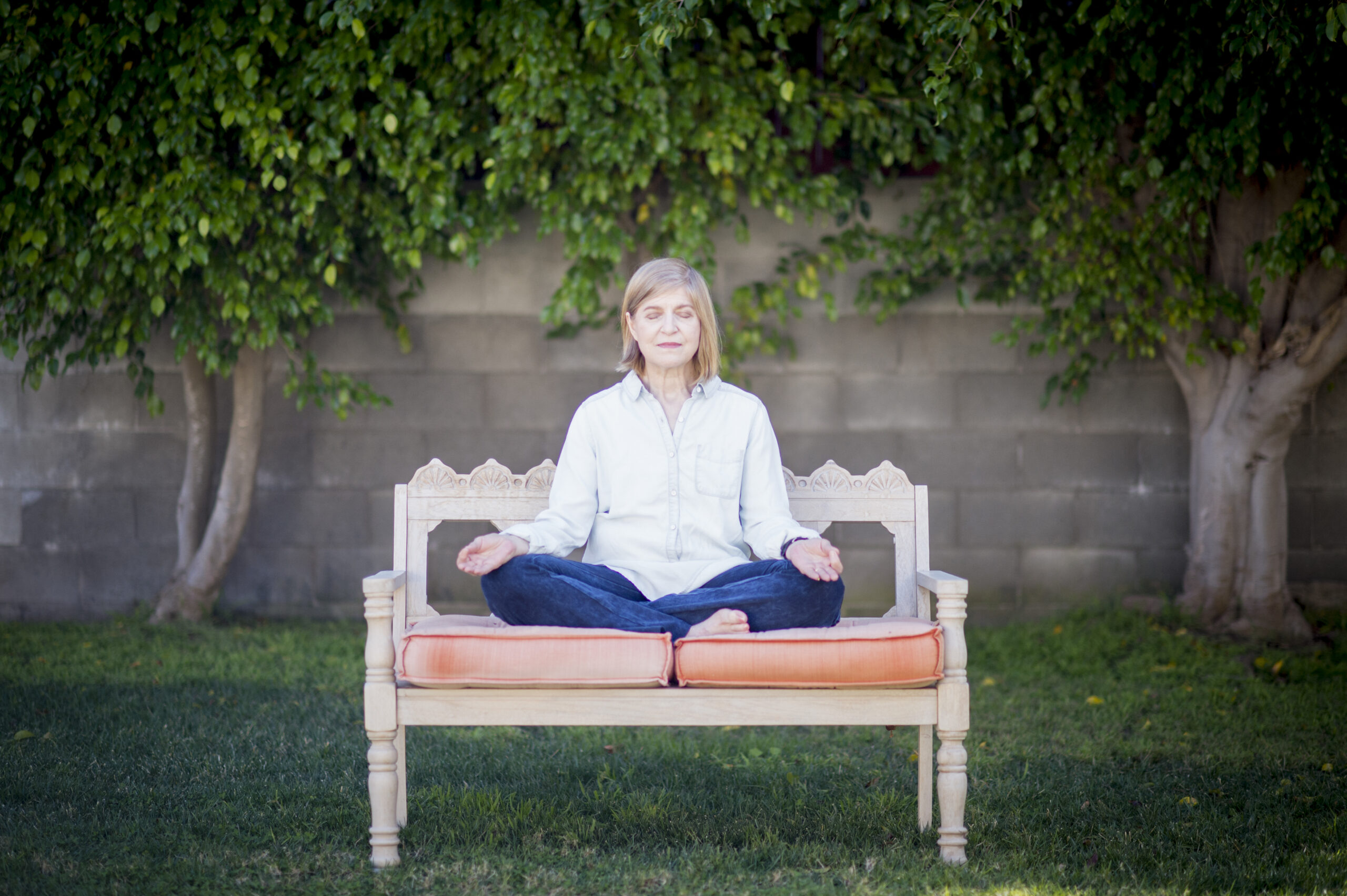 Elizabeth Kipp meditating in Los Angeles.